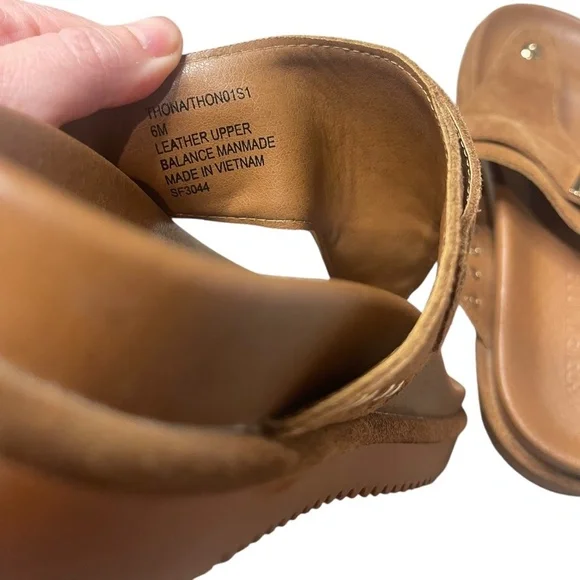 Steve Madden Thona Chestnut Suede Flatform Thong Sandals - Picture 4 of 4